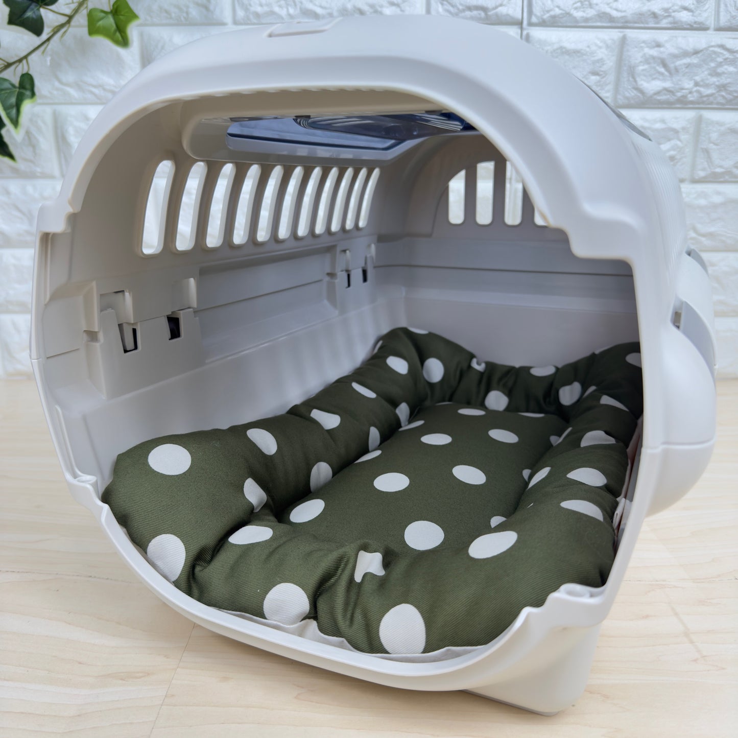 【送料無料】犬猫用 クレートマット Sサイズ｜キャリー・おでかけにも便利　ドット柄 　水玉柄