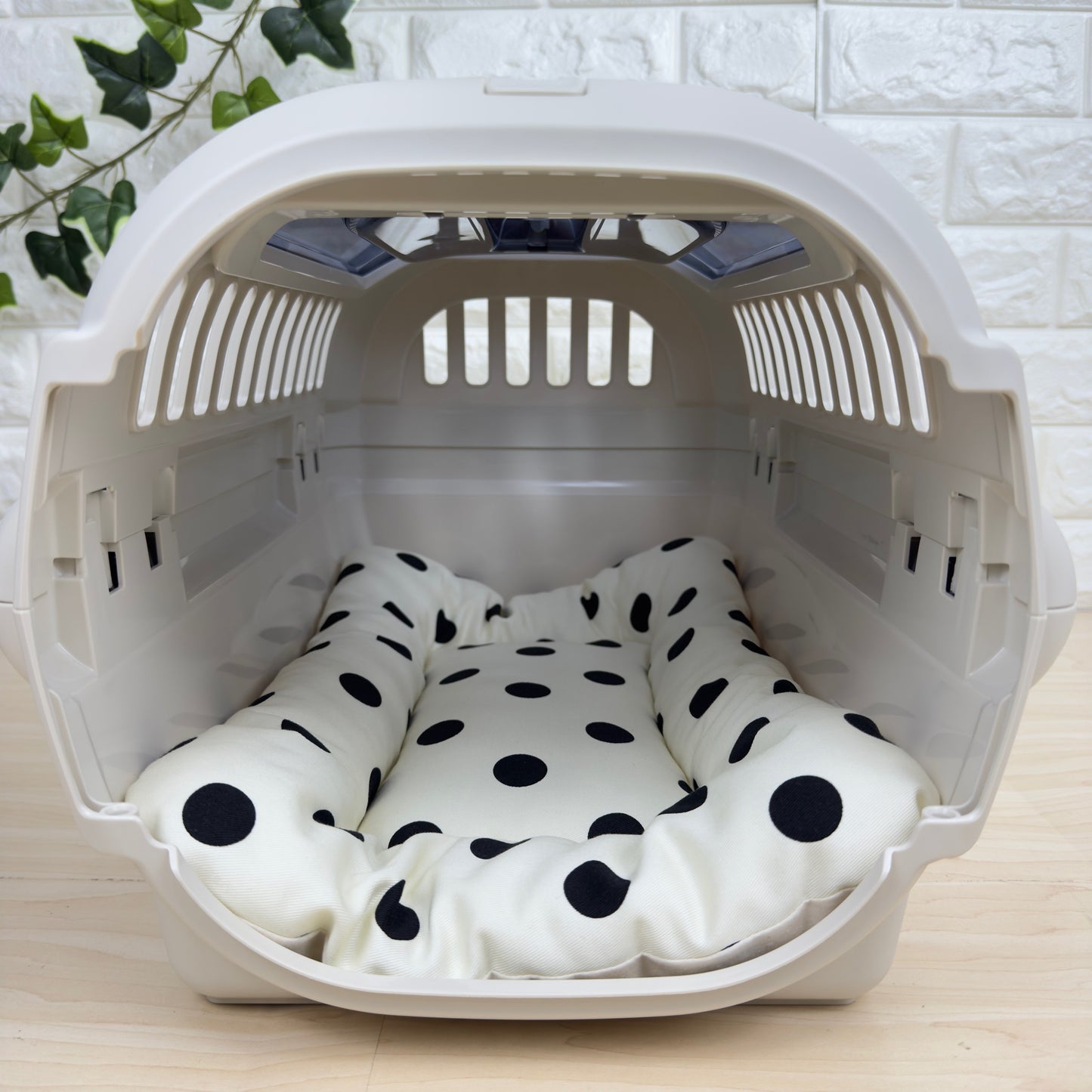 【送料無料】犬猫用 クレートマット Sサイズ｜キャリー・おでかけにも便利　ドット柄 　水玉柄