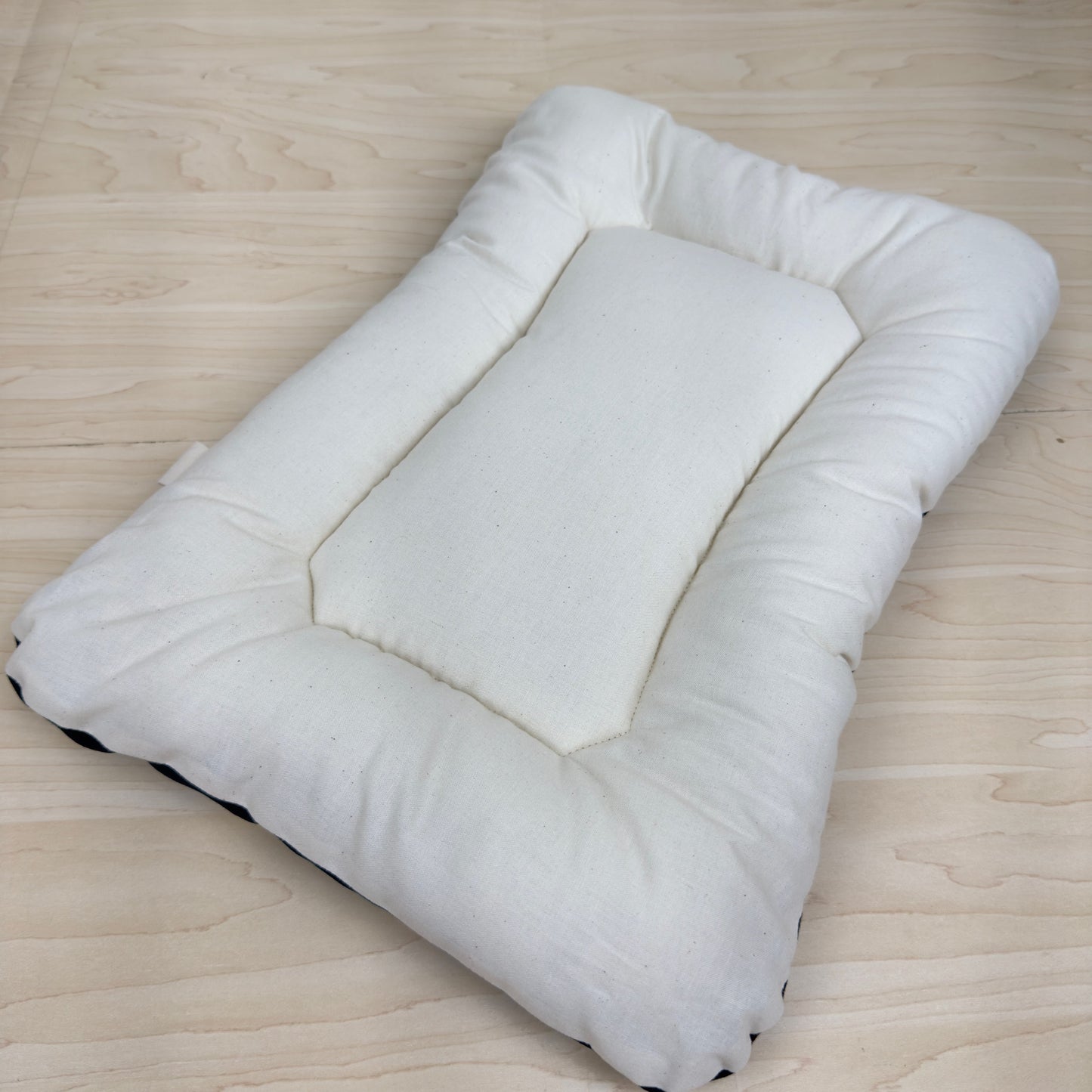 【送料無料】犬猫用 クレートマット Sサイズ｜キャリー・おでかけにも便利　ドット柄 　水玉柄