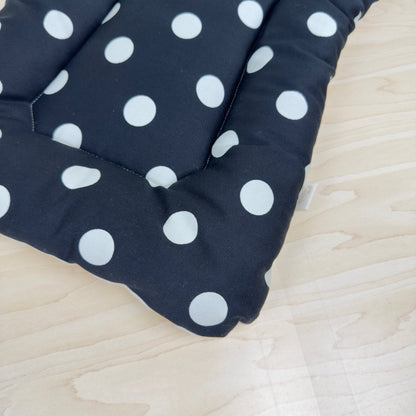 【送料無料】犬猫用 クレートマット Sサイズ｜キャリー・おでかけにも便利　ドット柄 　水玉柄