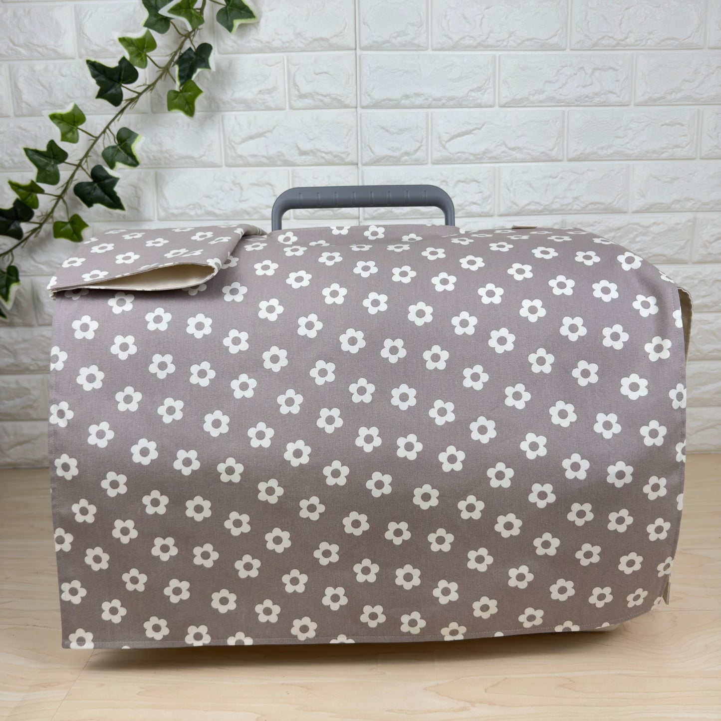 【送料無料】Mサイズ 犬猫用クレートカバー｜スポッとかぶせるやさしい目隠しカバー