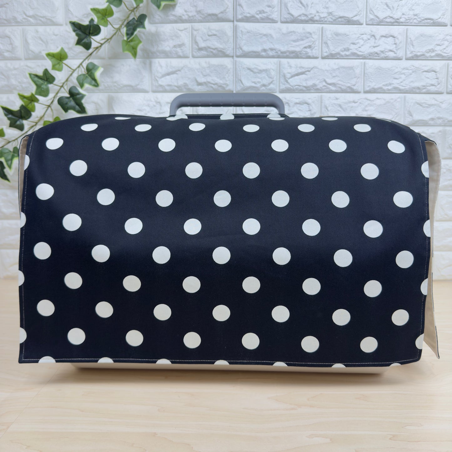 【送料無料】Mサイズ 犬猫用クレートカバー｜スポッとかぶせるやさしい目隠しカバー