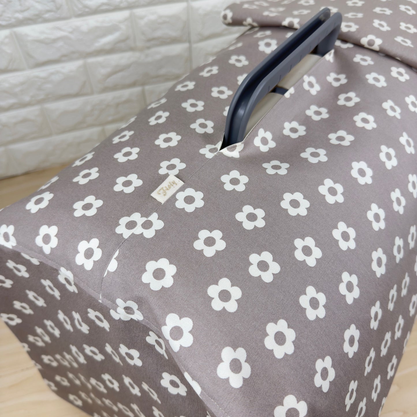 【送料無料】Mサイズ 犬猫用クレートカバー｜スポッとかぶせるやさしい目隠しカバー