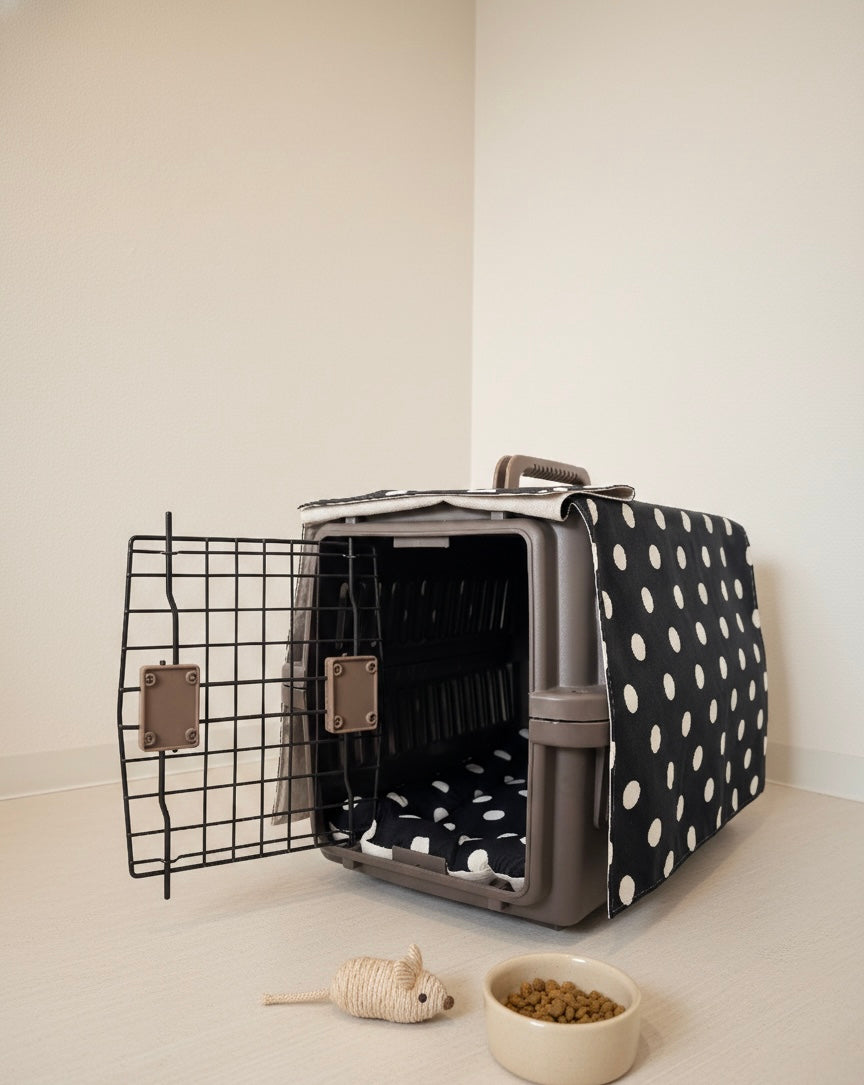 FIOLY クレートマット 犬 猫 用｜送料無料｜洗える 綿100％｜全３色 4サイズ展開｜通院・移動・ハウス用　　ドット柄