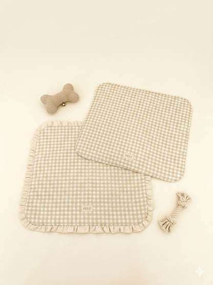 FIOLY カフェマット　ギンガムチェック柄　ベージュ｜綿100％・洗濯OK｜フリルあり／なし｜送料無料