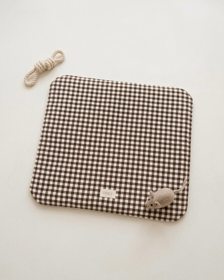 FIOLY カフェマット　ギンガムチェック柄　ブラウン 全２色　フリルあり／なし｜送料無料