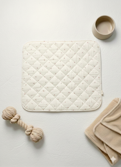 FIOLY 犬用カフェマット　Mini Ribbon｜綿100％・洗濯OK｜フリルあり／なし｜送料無料